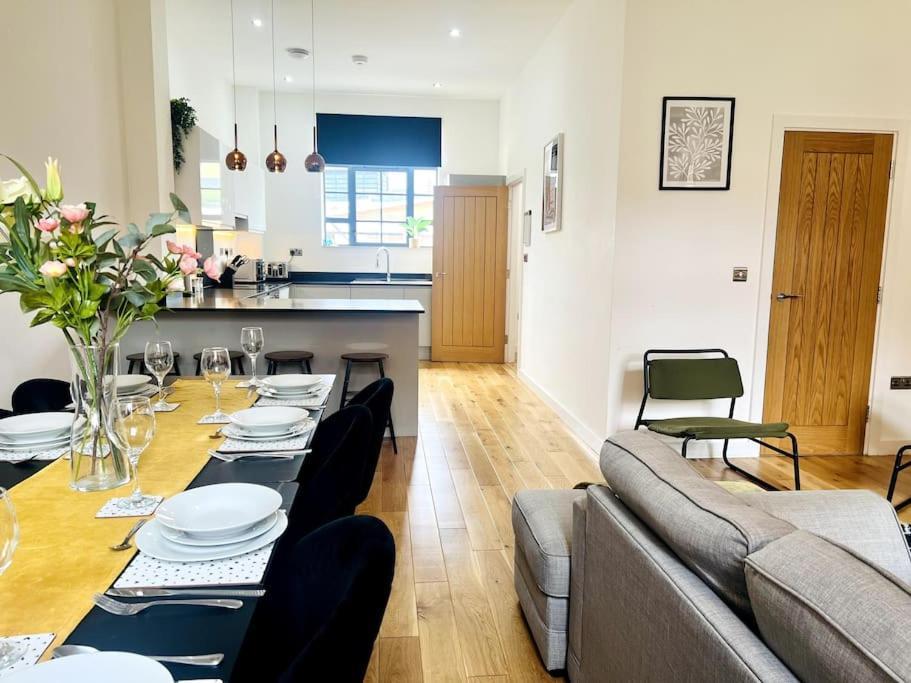 Twilight House -Wyndale Living- B'Ham Jq Townhouse Villa Birmingham Bagian luar foto