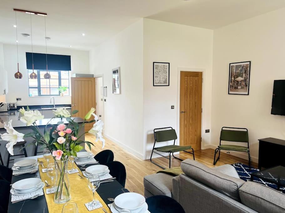 Twilight House -Wyndale Living- B'Ham Jq Townhouse Villa Birmingham Bagian luar foto